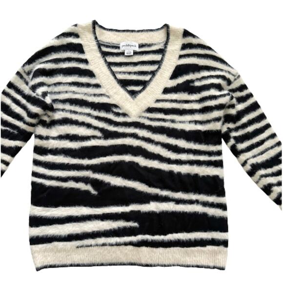 Peck & Peck Sweater Black Ivory Zebra Print V-Neck Oversized Soft Fuzzy Large - Picture 8 of 12